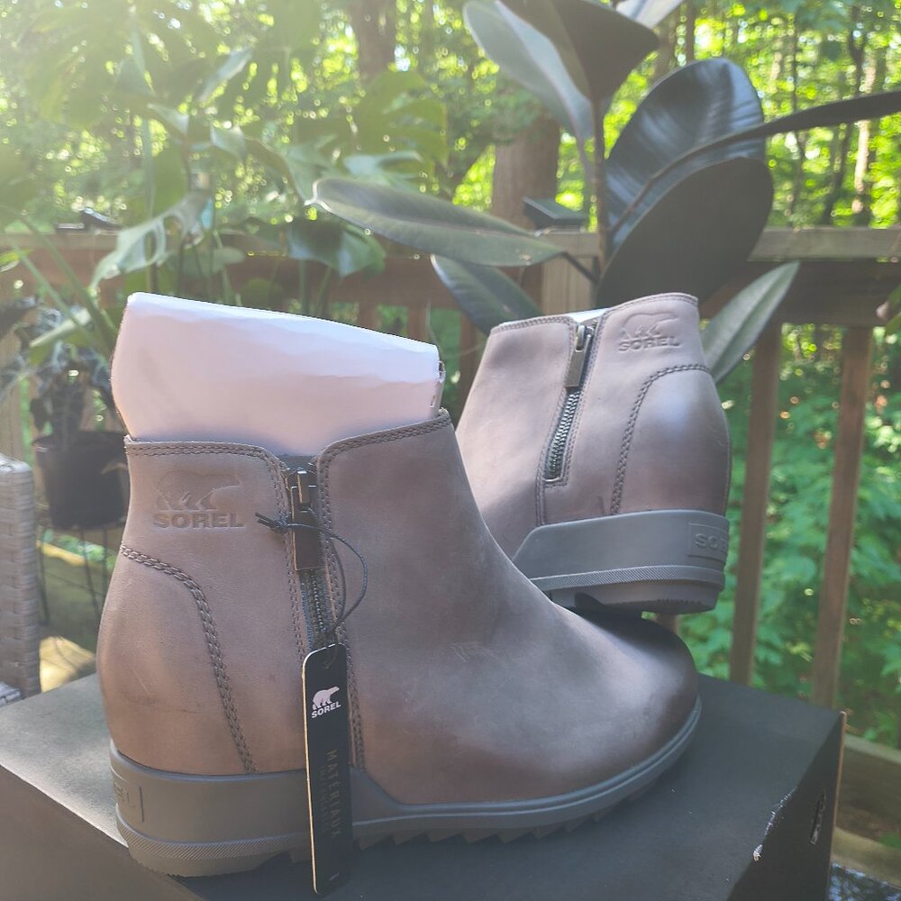 Never worn, women's size 10